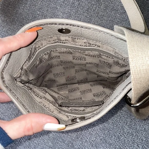 MICHAEL KORS CROSSBODY BAG - Picture 4 of 6